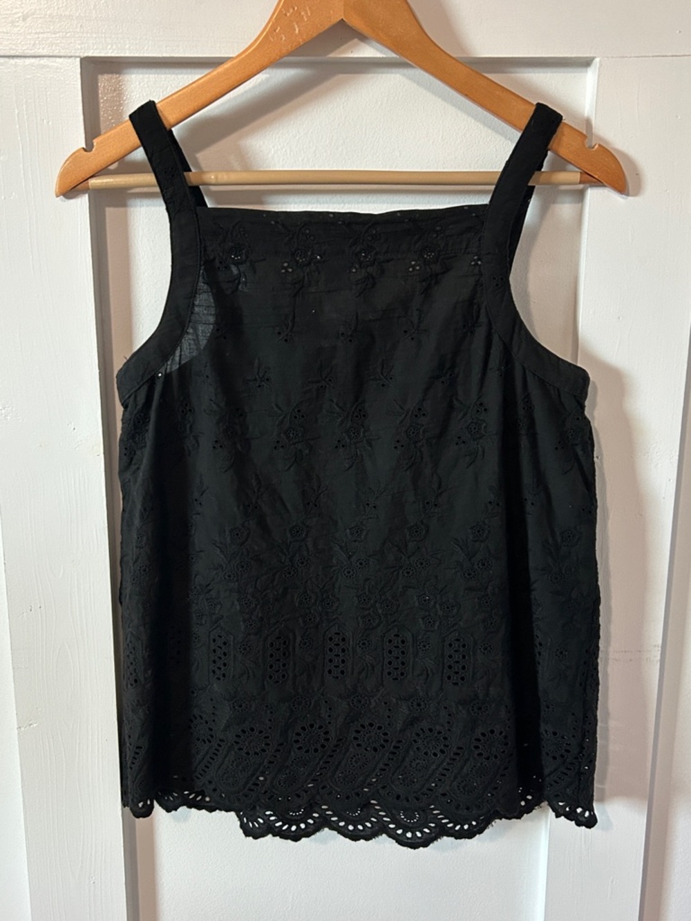 Sundance 100% Cotton Scalloped Hem Eyelet Embroidered Tank Top Boho
Black Small - Picture 3 of 7